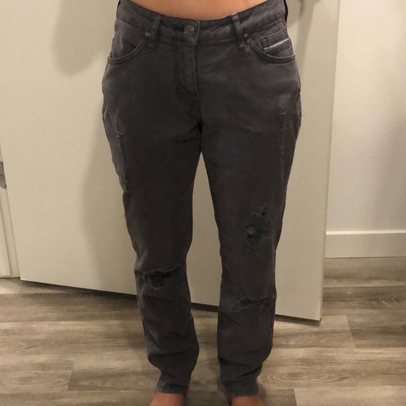 DISTRESSED JEANS - Picture 3 of 4